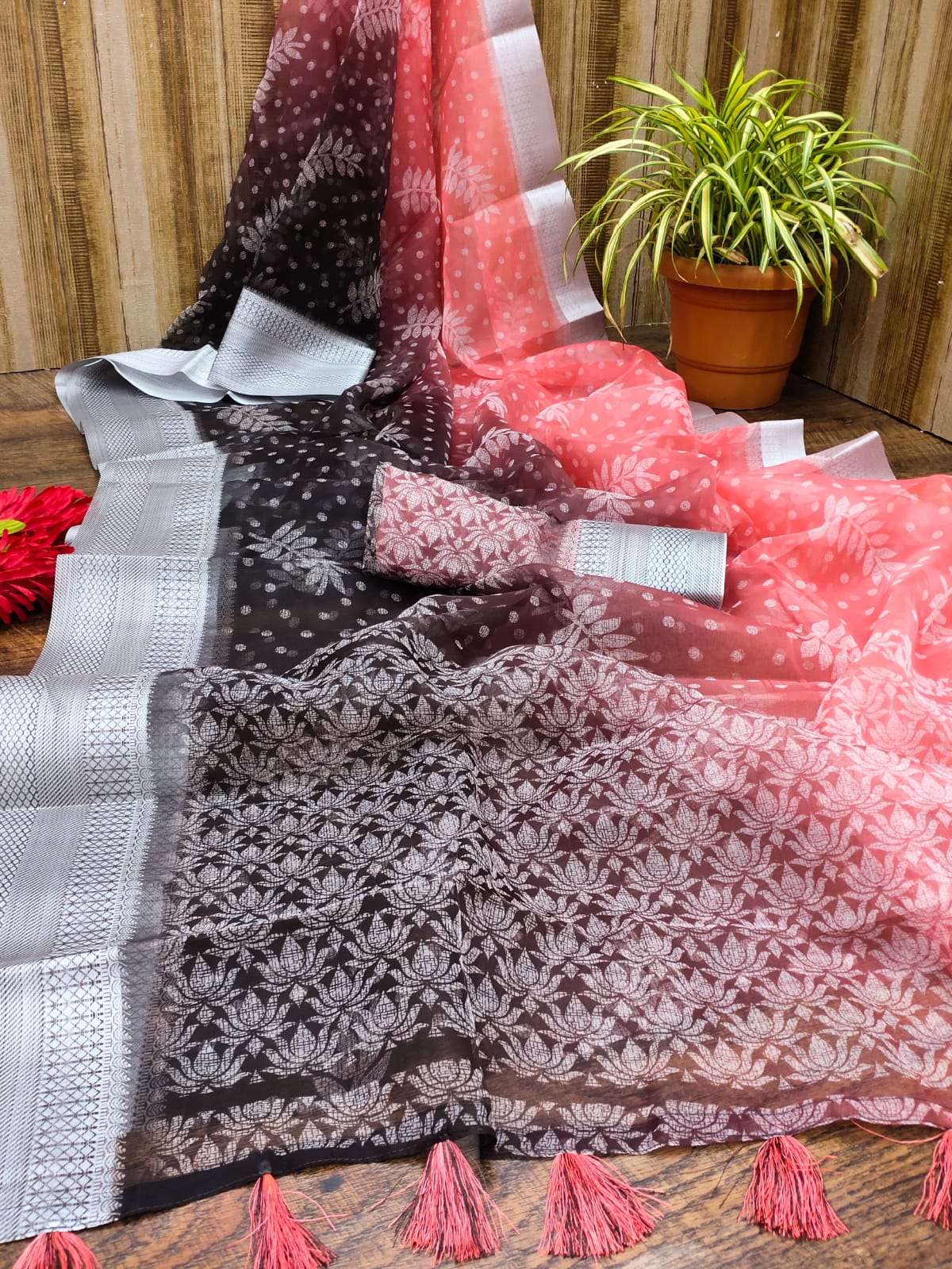 PREMIUM ORGANZA VOL-4 BY MYRA 401 TO 410 SERIES INDIAN TRADITIONAL WEAR COLLECTION BEAUTIFUL STYLISH FANCY COLORFUL PARTY WEAR & OCCASIONAL WEAR PREMIUM ORGANZA SAREES AT WHOLESALE PRICE