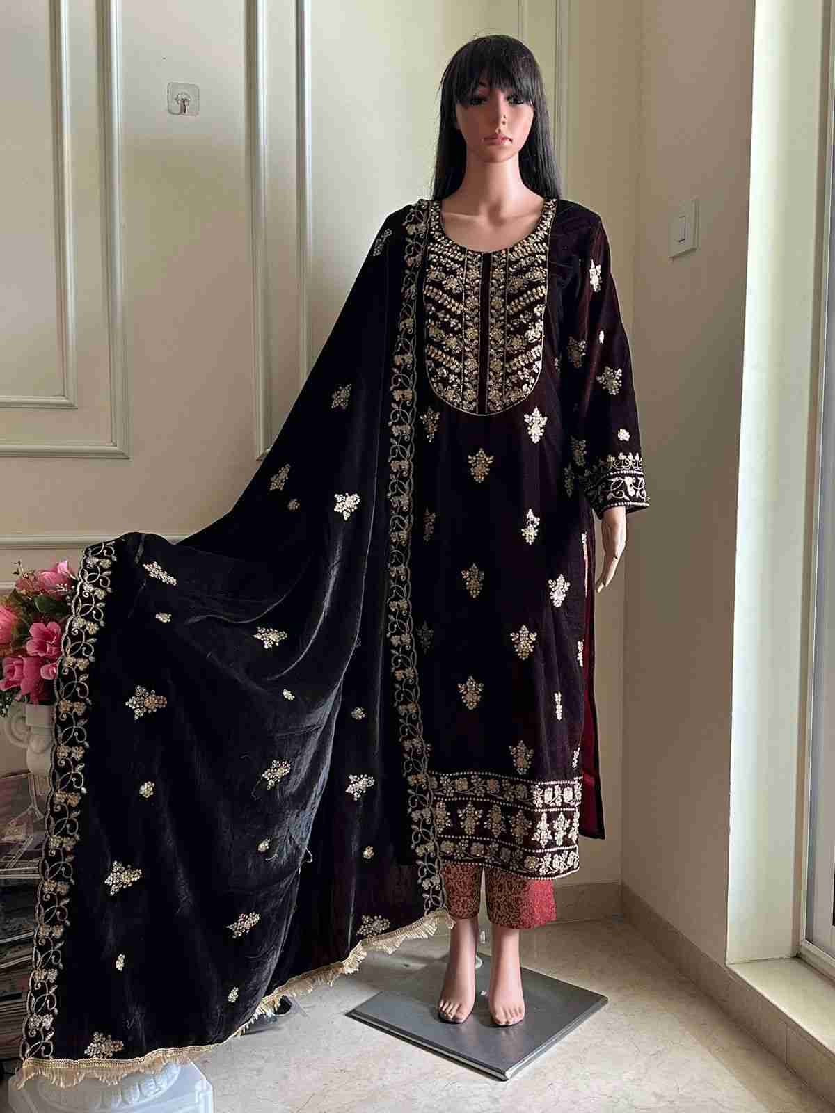 Ziaaz Designs Hit Design 382 By Ziaaz Designs Beautiful Stylish Pakistani Suits Fancy Colorful Casual Wear & Ethnic Wear & Ready To Wear Velvet Embroidered Dresses At Wholesale Price