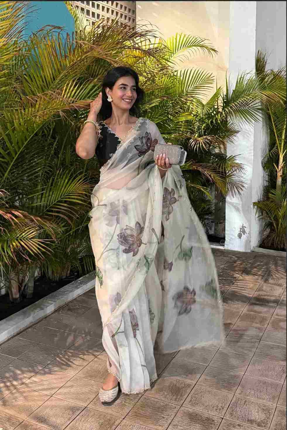 Vd-Maskat By Fashid Wholesale Indian Traditional Wear Collection Beautiful Stylish Fancy Colorful Party Wear & Occasional Wear Pure Soft Teby Silk Sarees At Wholesale Price