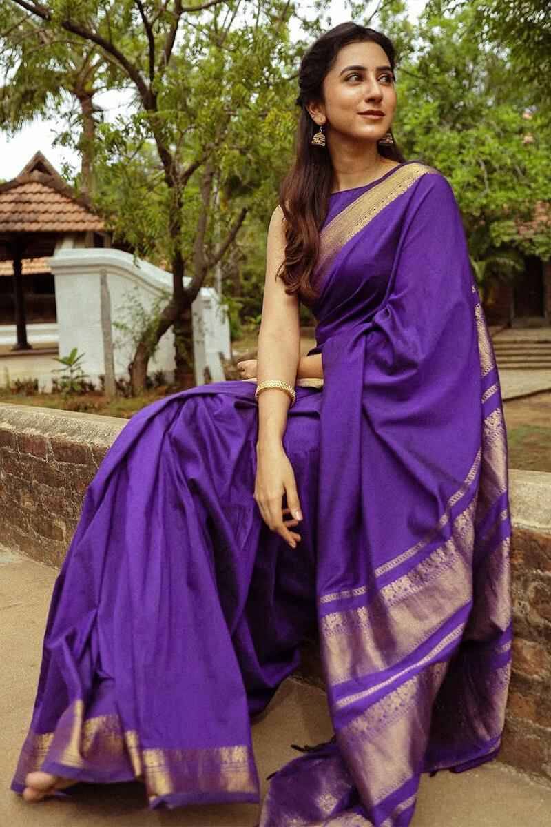 Kp-6031 By Fashid Wholesale Indian Traditional Wear Collection Beautiful Stylish Fancy Colorful Party Wear & Occasional Wear Soft Lichi Silk Saree Sarees At Wholesale Price