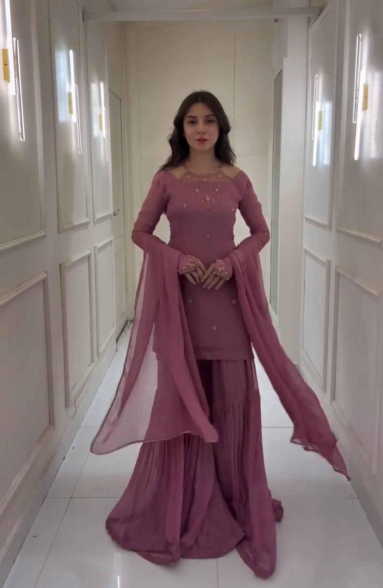 Zd-10102 By Fashid Wholesale 01 To 04 Series Beautiful Suits Stylish Fancy Colorful Party Wear & Occasional Wear Faux Georgette Dresses At Wholesale Price