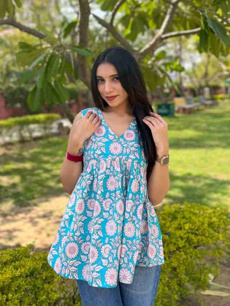 Offira By Kaamiri Combo Set 01 To 14 Series Designer Stylish Fancy Colorful Beautiful Party Wear & Ethnic Wear Collection Heavy Rayon Kurtis At Wholesale Price