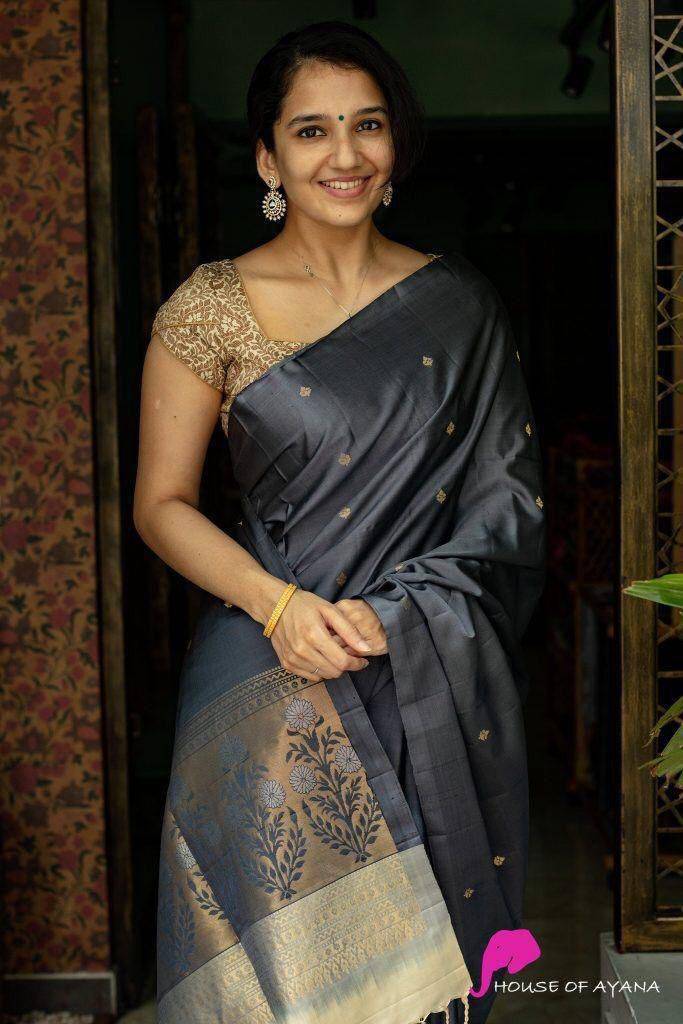 Kp-2066 By Fashid Wholesale Indian Traditional Wear Collection Beautiful Stylish Fancy Colorful Party Wear & Occasional Wear Soft Lichi Silk Saree Sarees At Wholesale Price