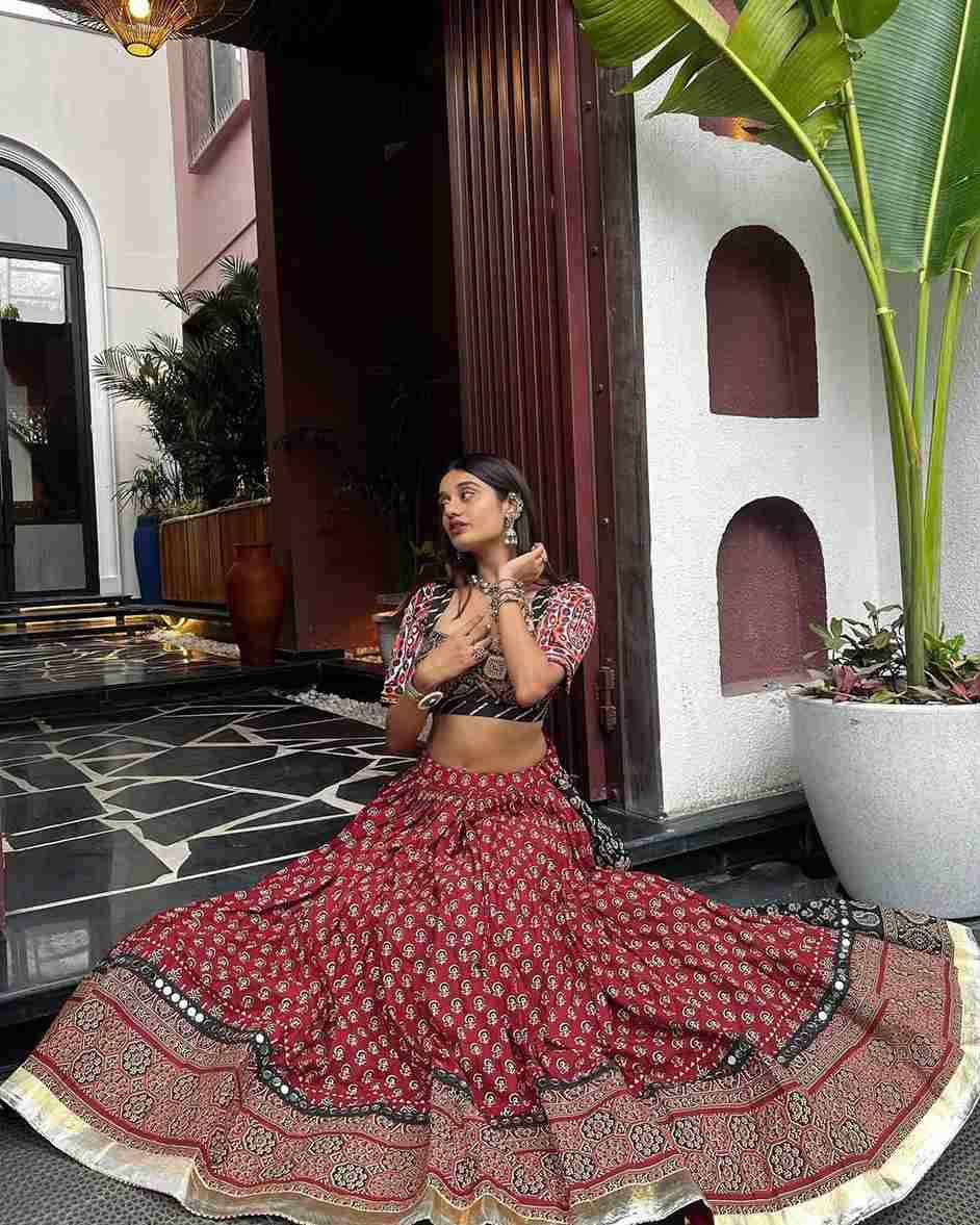 Le-642 By Fashid Wholesale Navratri Wear Collection Beautiful Stylish Colorful Fancy Party Wear & Occasional Wear Printed Rayon Lehengas At Wholesale Price