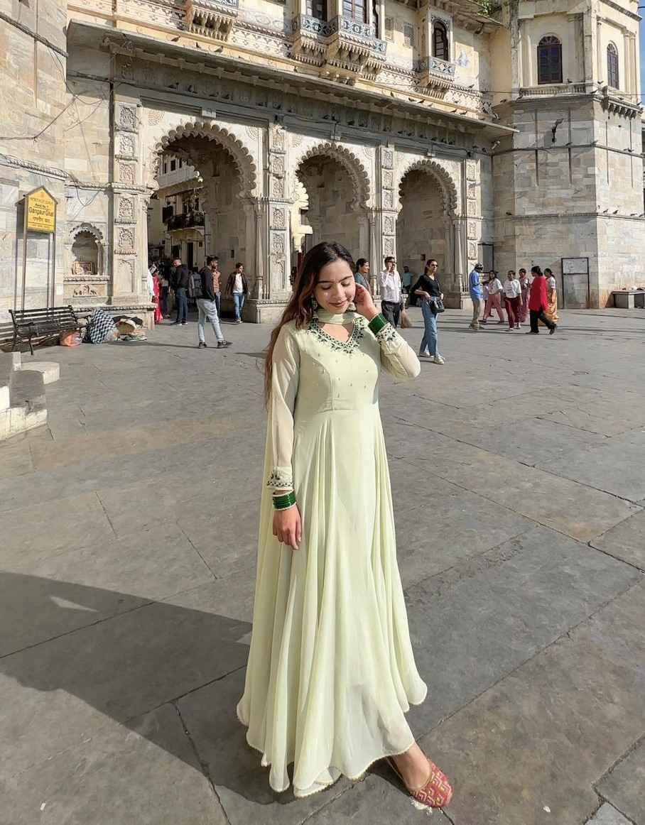 Mb-468 By Fashid Wholesale Designer Beautiful Collection Occasional Wear & Party Wear Faux Georgette Gowns At Wholesale Price