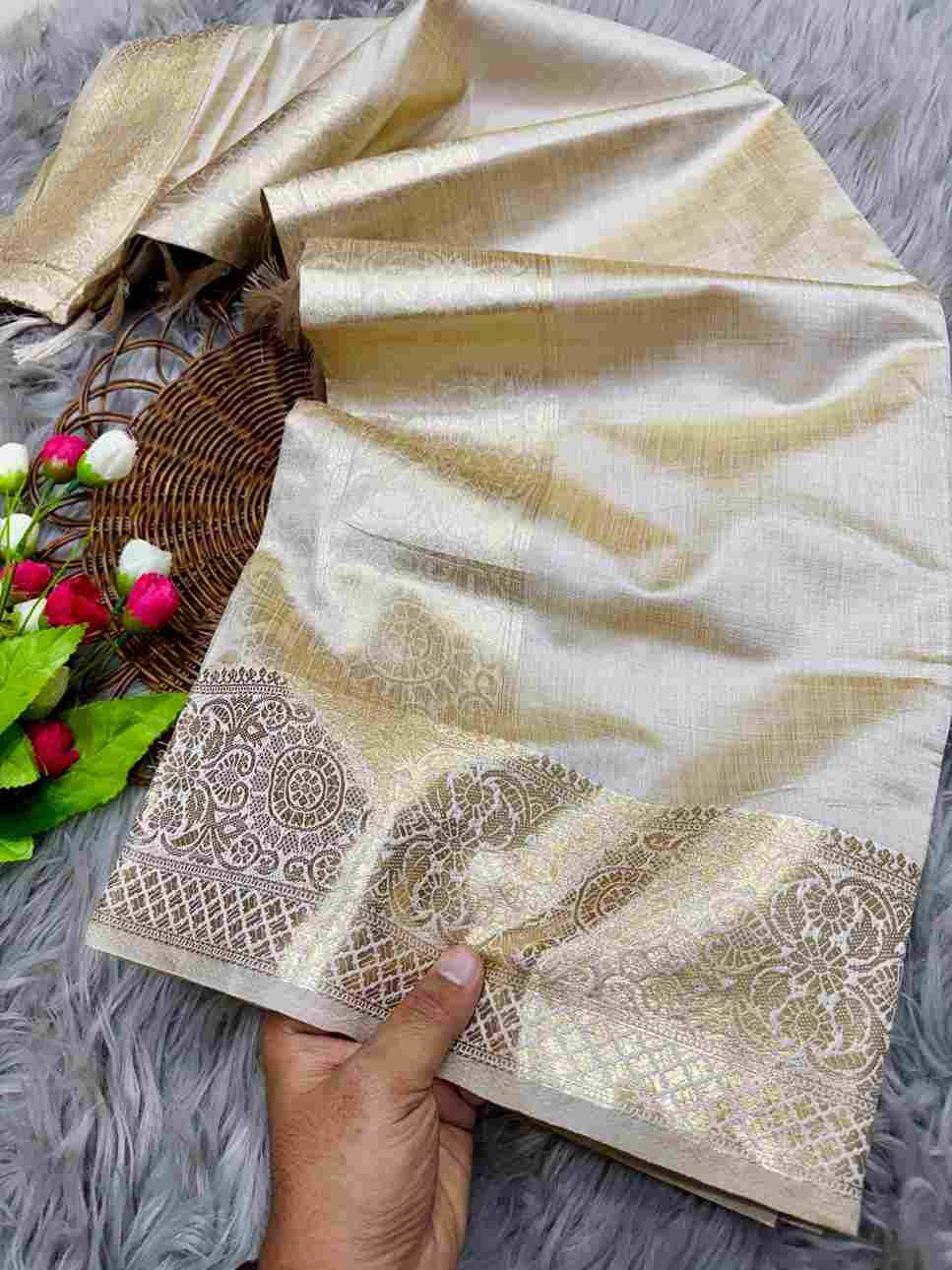 Vv-32 By Fashid Wholesale Indian Traditional Wear Collection Beautiful Stylish Fancy Colorful Party Wear & Occasional Wear Banarasi Katan Silk Sarees At Wholesale Price