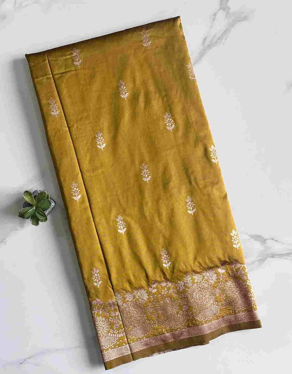 Vt-1013 By Fashid Wholesale 01 To 06 Series Indian Traditional Wear Collection Beautiful Stylish Fancy Colorful Party Wear & Occasional Wear Pure Banarasi Silk Sarees At Wholesale Price