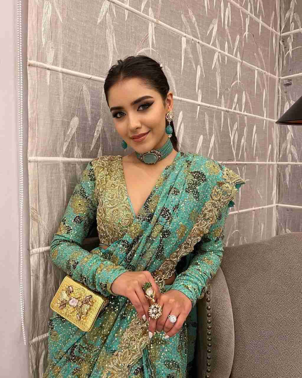 Zd-9279 By Fashid Wholesale Indian Traditional Wear Collection Beautiful Stylish Fancy Colorful Party Wear & Occasional Wear Georgette Embroidered Sarees At Wholesale Price