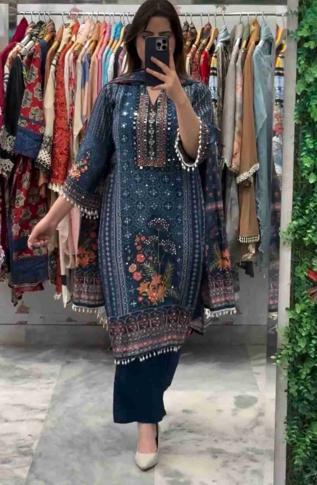 Be-404 By Fashid Wholesale Beautiful Suits Colorful Stylish Fancy Casual Wear & Ethnic Wear Chinnon Dresses At Wholesale Price