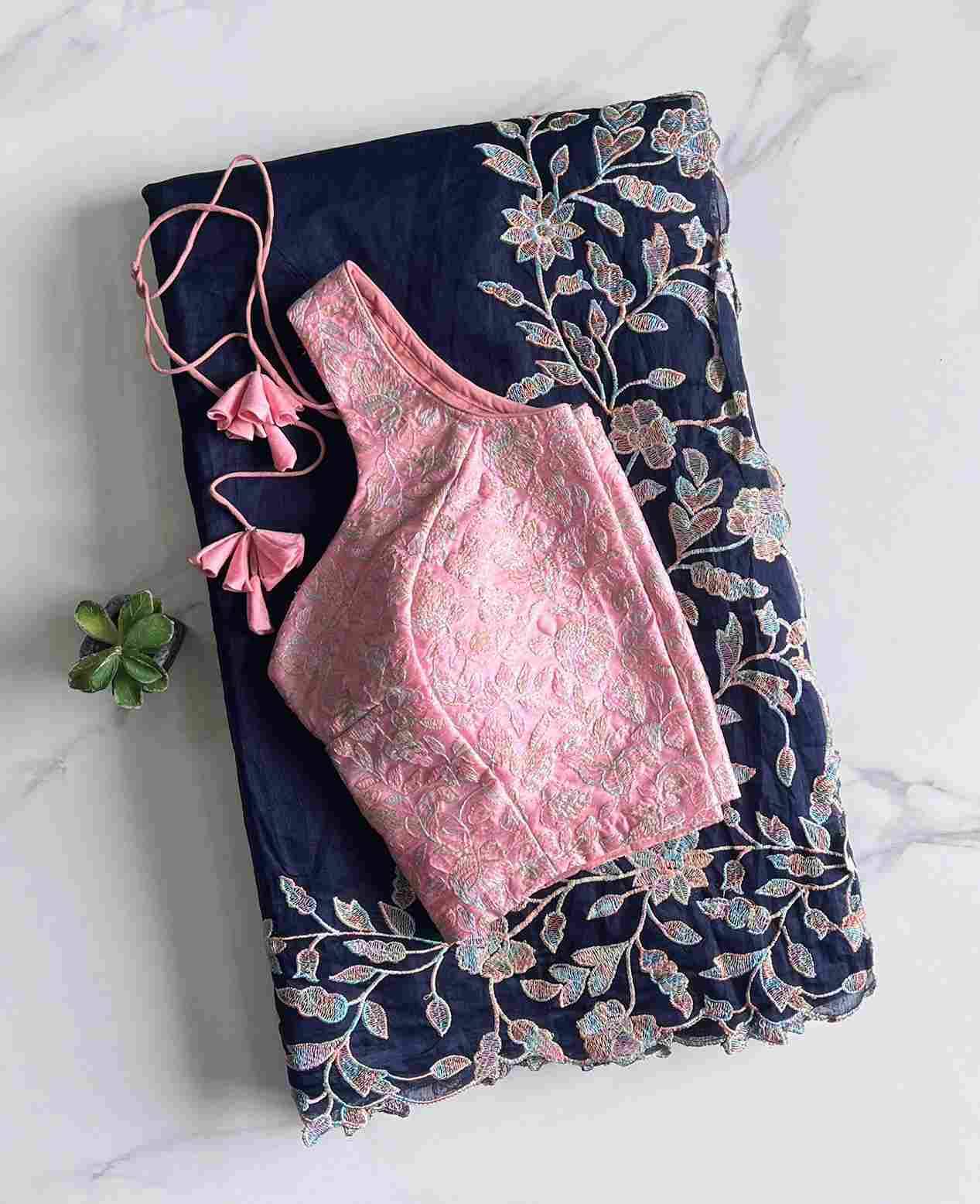 Vt-1014 By Fashid Wholesale 01 To 04 Series Indian Traditional Wear Collection Beautiful Stylish Fancy Colorful Party Wear & Occasional Wear Premium Chanderi Sarees At Wholesale Price