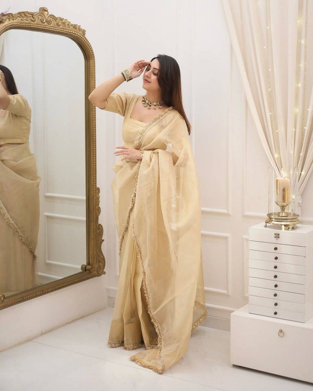 Zd-10094 By Fashid Wholesale Indian Traditional Wear Collection Beautiful Stylish Fancy Colorful Party Wear & Occasional Wear Goldy Crazy Sarees At Wholesale Price