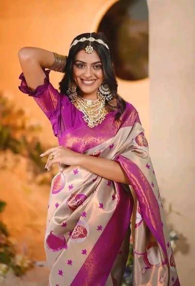 Lc-893 By Fashid Wholesale 01 To 04 Series Indian Traditional Wear Collection Beautiful Stylish Fancy Colorful Party Wear & Occasional Wear Pure Banarasi Silk Sarees At Wholesale Price