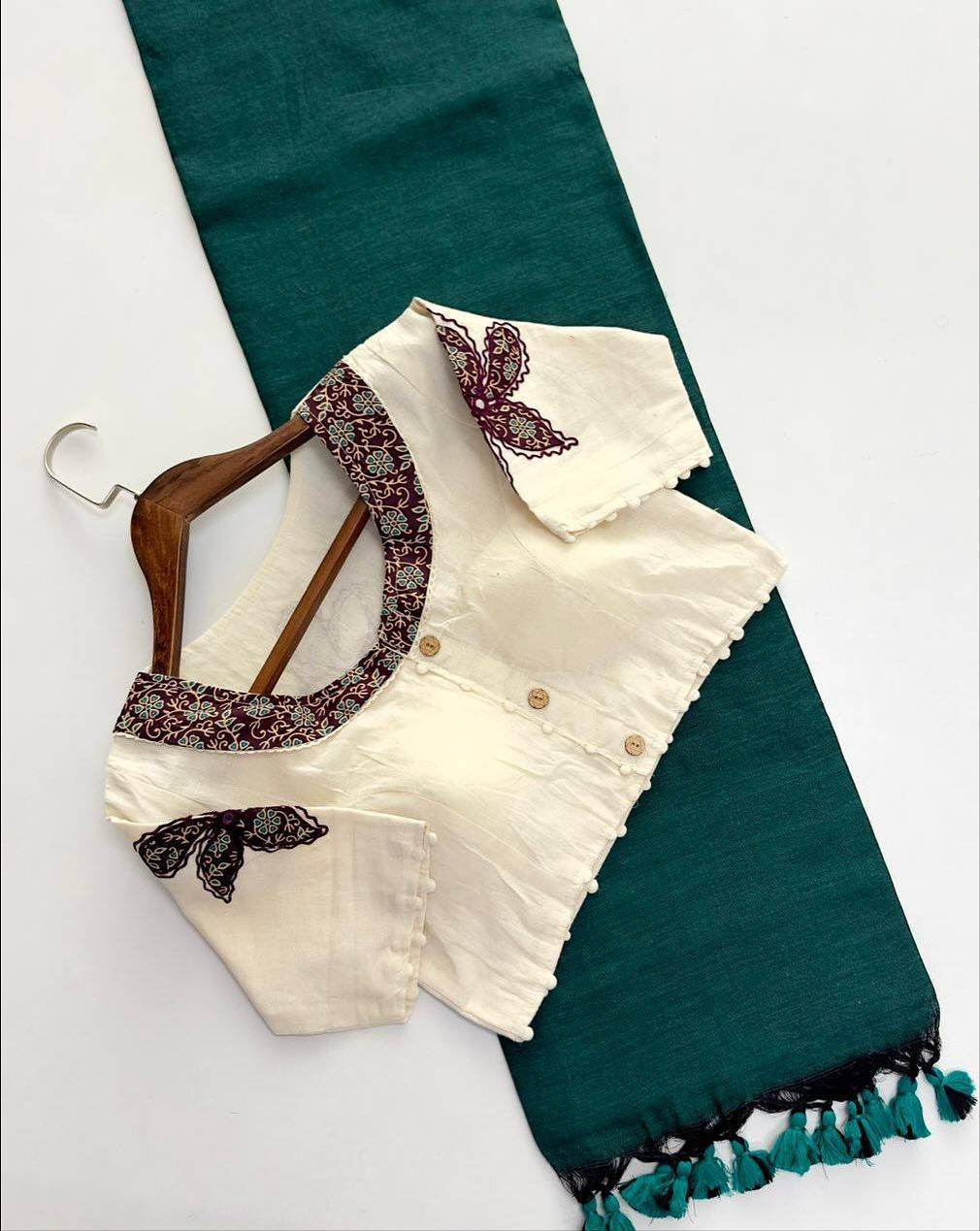 Vt-06 By Fashid Wholesale 01 To 09 Series Indian Traditional Wear Collection Beautiful Stylish Fancy Colorful Party Wear & Occasional Wear Khadi Cotton Sarees At Wholesale Price