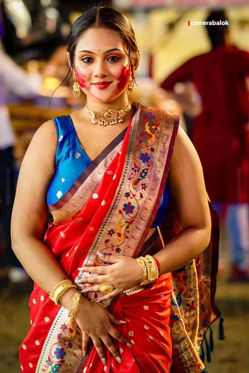 Vv-58 By Fashid Wholesale 01 To 08 Series Indian Traditional Wear Collection Beautiful Stylish Fancy Colorful Party Wear & Occasional Wear Paithani Silk Sarees At Wholesale Price