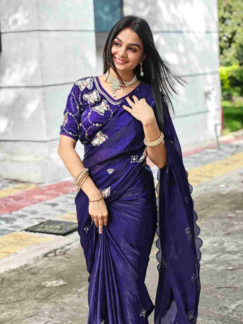 Vs-Chakli By Fashid Wholesale 01 To 06 Series Indian Traditional Wear Collection Beautiful Stylish Fancy Colorful Party Wear & Occasional Wear Soft Fandy Satin Silk Sarees At Wholesale Price