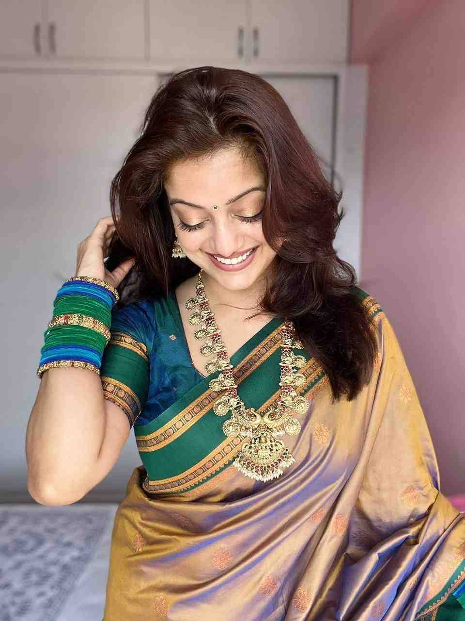 Sb-890 By Fashid Whholesale 01 To 14 Series Indian Traditional Wear Collection Beautiful Stylish Fancy Colorful Party Wear & Occasional Wear Pure Soft Silk Sarees At Wholesale Price