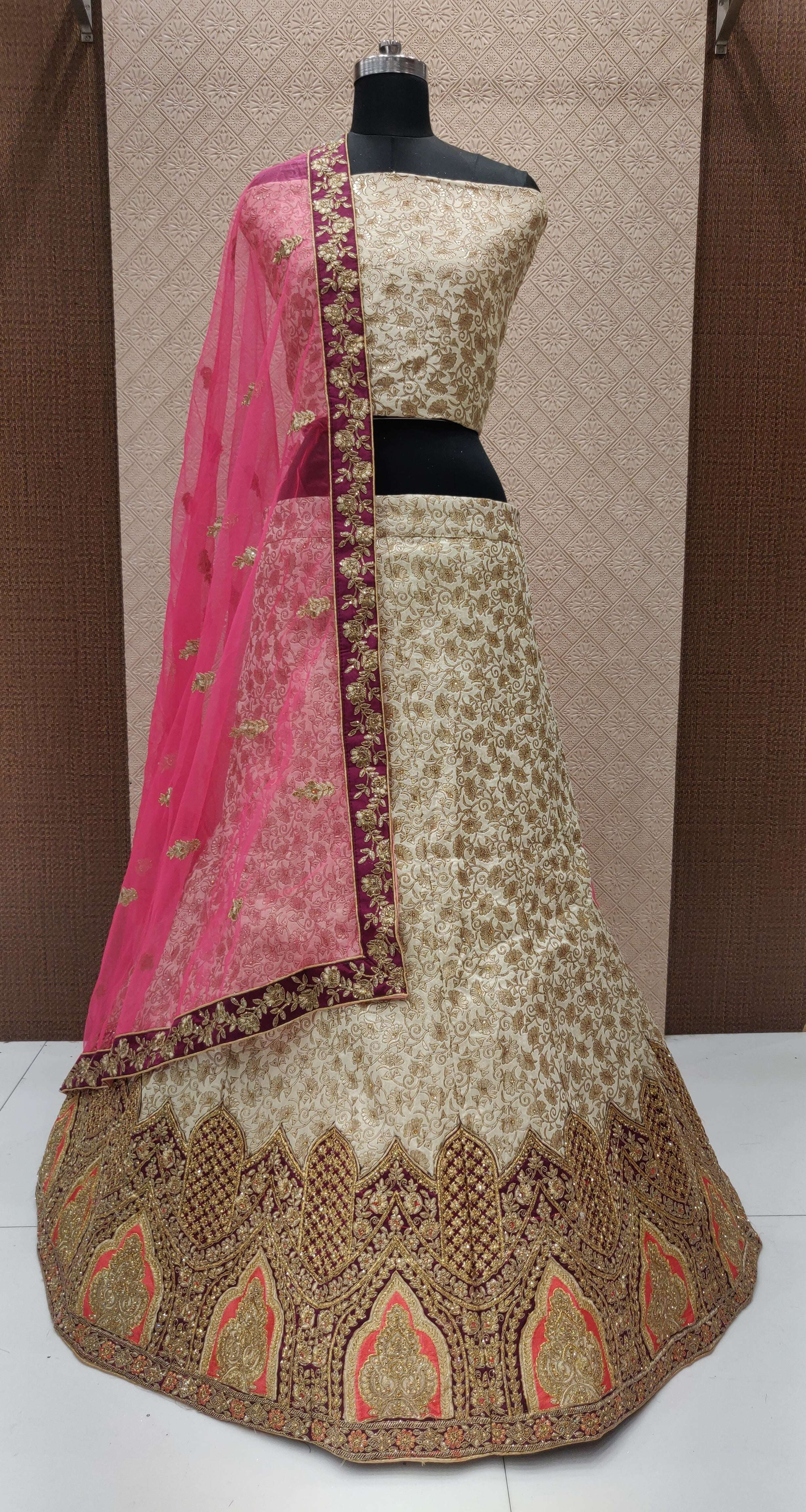 MAYRA BY FASHID WHOLESALE 1001 TO 1008 SERIES INDIAN DESIGNER TRADITIONAL WEAR COLLECTION BEAUTIFUL STYLISH FANCY COLORFUL PARTY WEAR & OCCASIONAL WEAR BANARASI LEHENGAS AT WHOLESALE PRICE