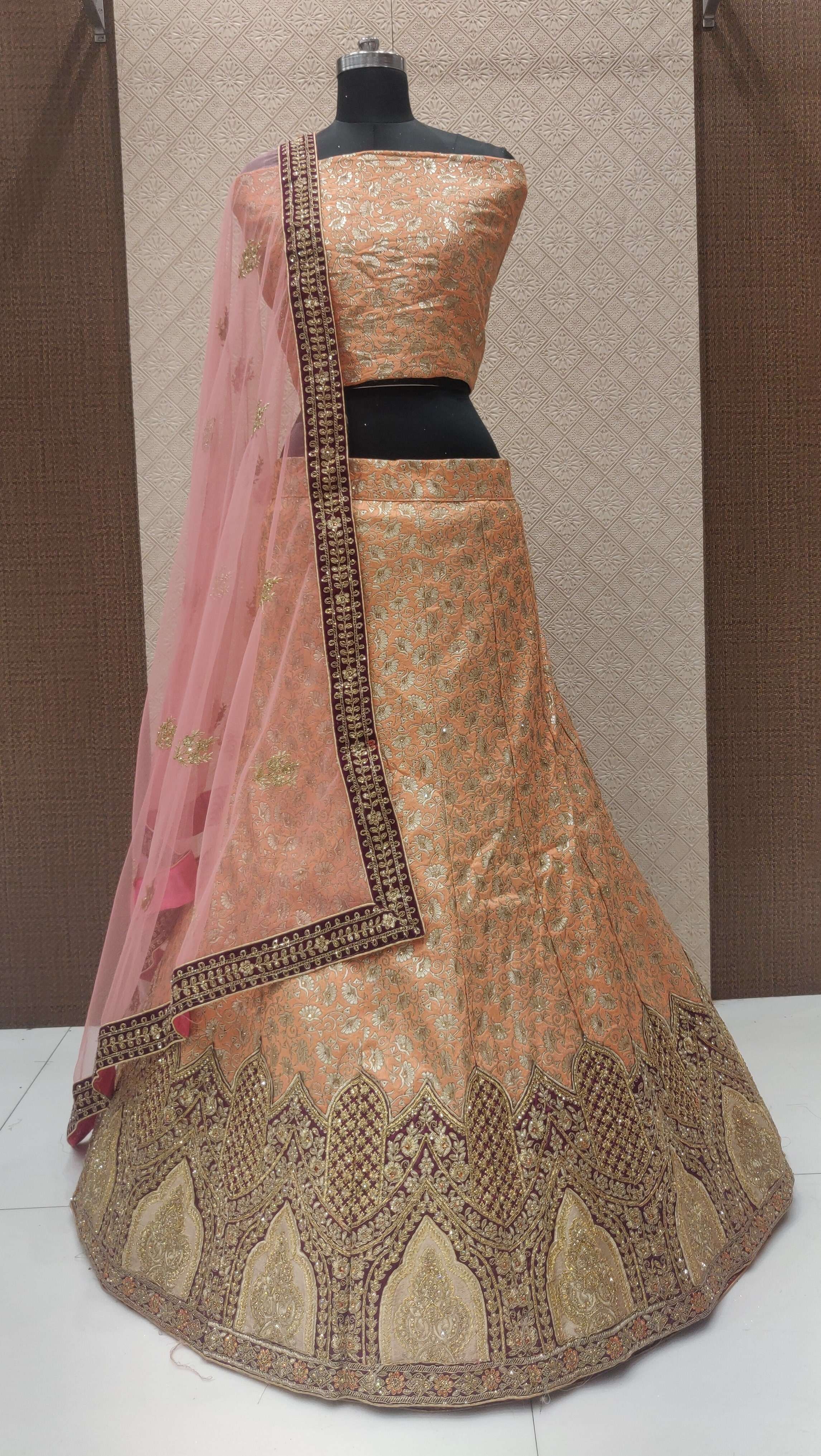 MAYRA BY FASHID WHOLESALE 1001 TO 1008 SERIES INDIAN DESIGNER TRADITIONAL WEAR COLLECTION BEAUTIFUL STYLISH FANCY COLORFUL PARTY WEAR & OCCASIONAL WEAR BANARASI LEHENGAS AT WHOLESALE PRICE