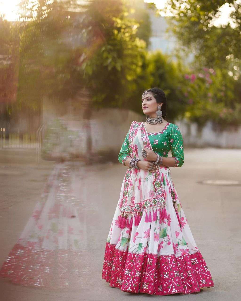 LG-295 BY FASHID WHOLESALE DESIGNER BEAUTIFUL NAVRATRI COLLECTION OCCASIONAL WEAR & PARTY WEAR CREPE PRINT LEHENGAS AT WHOLESALE PRICE