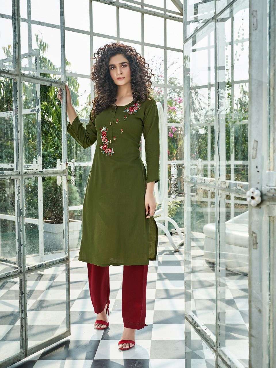 MAERI BY VASTRIKAA 114 TO 118 SERIES DESIGNER STYLISH FANCY COLORFUL BEAUTIFUL PARTY WEAR & ETHNIC WEAR COLLECTION VISCOSE EMBROIDERY KURTIS WITH BOTTOM AT WHOLESALE PRICE