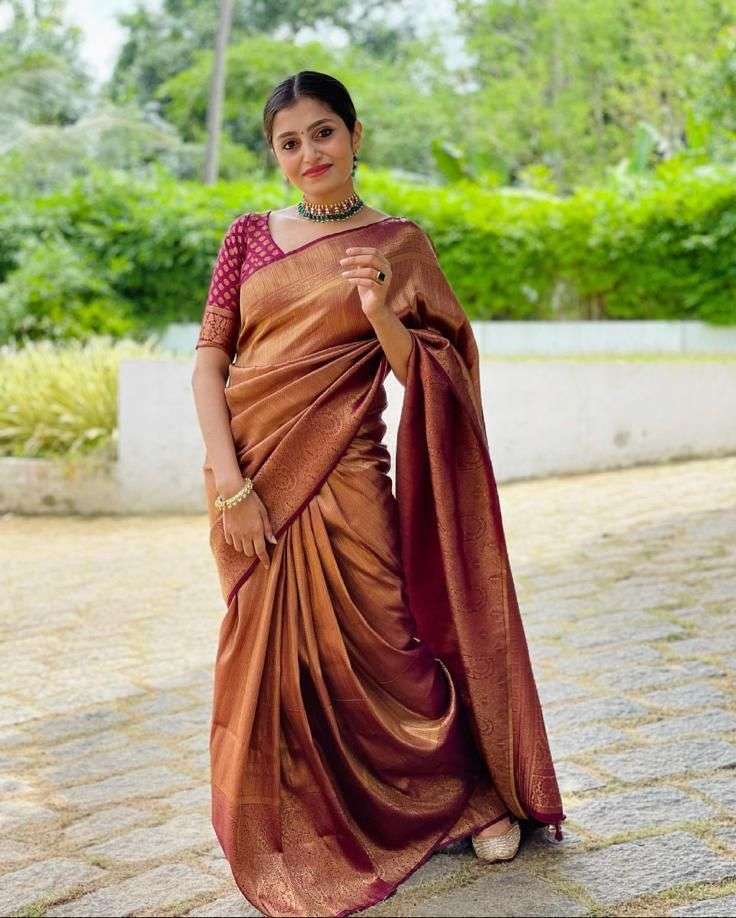 343 BY FASHID WHOLESALE 01 TO 05 SERIES SF INDIAN TRADITIONAL WEAR COLLECTION BEAUTIFUL STYLISH FANCY COLORFUL PARTY WEAR & OCCASIONAL WEAR LICHI SILK SAREES AT WHOLESALE PRICE