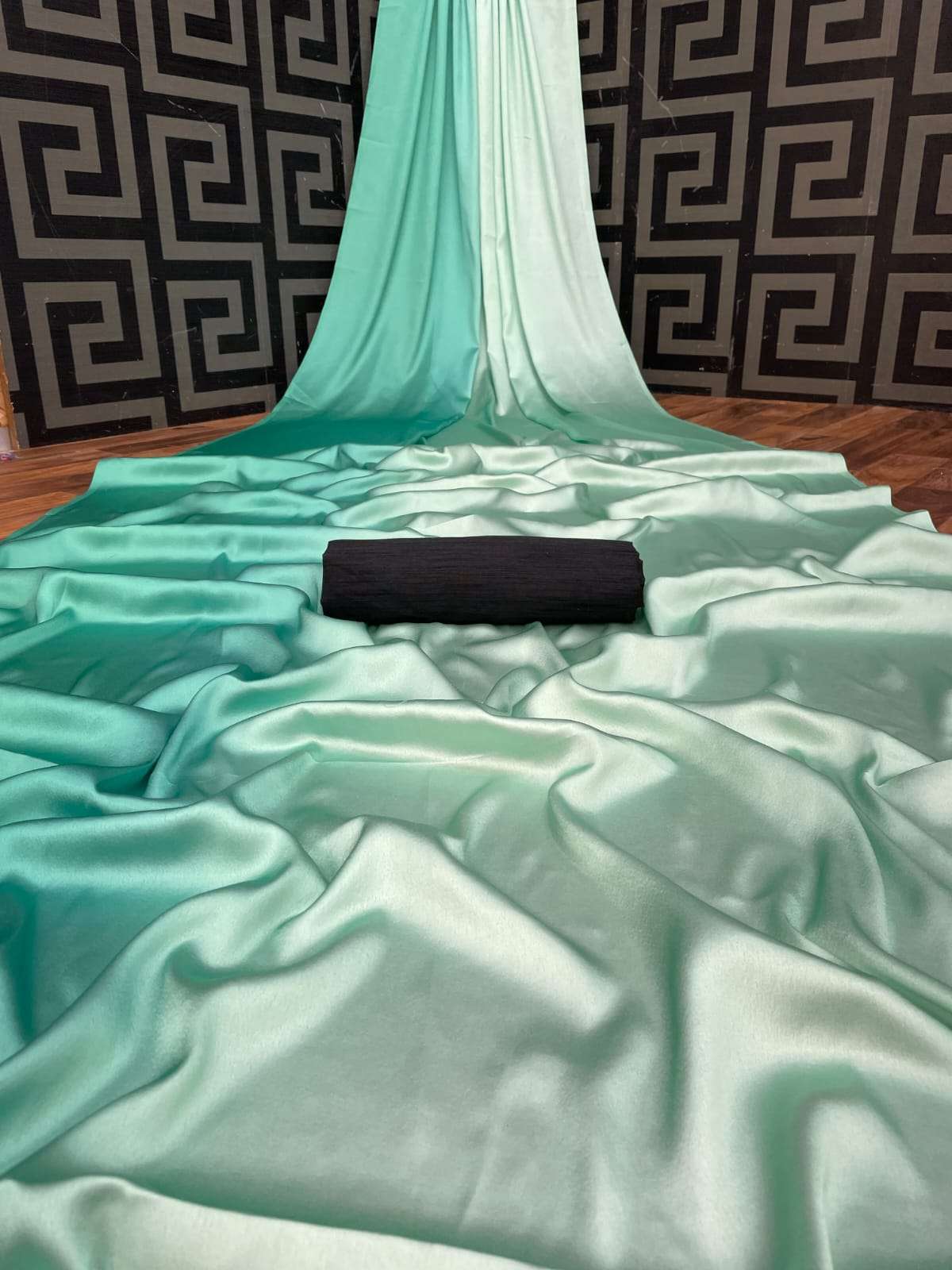 JAPAN SATIN VOL-4 BY FASHID WHOLESALE 401 TO 402 SERIES INDIAN TRADITIONAL WEAR COLLECTION BEAUTIFUL STYLISH FANCY COLORFUL PARTY WEAR & OCCASIONAL WEAR JAPAN SATIN SAREES AT WHOLESALE PRICE
