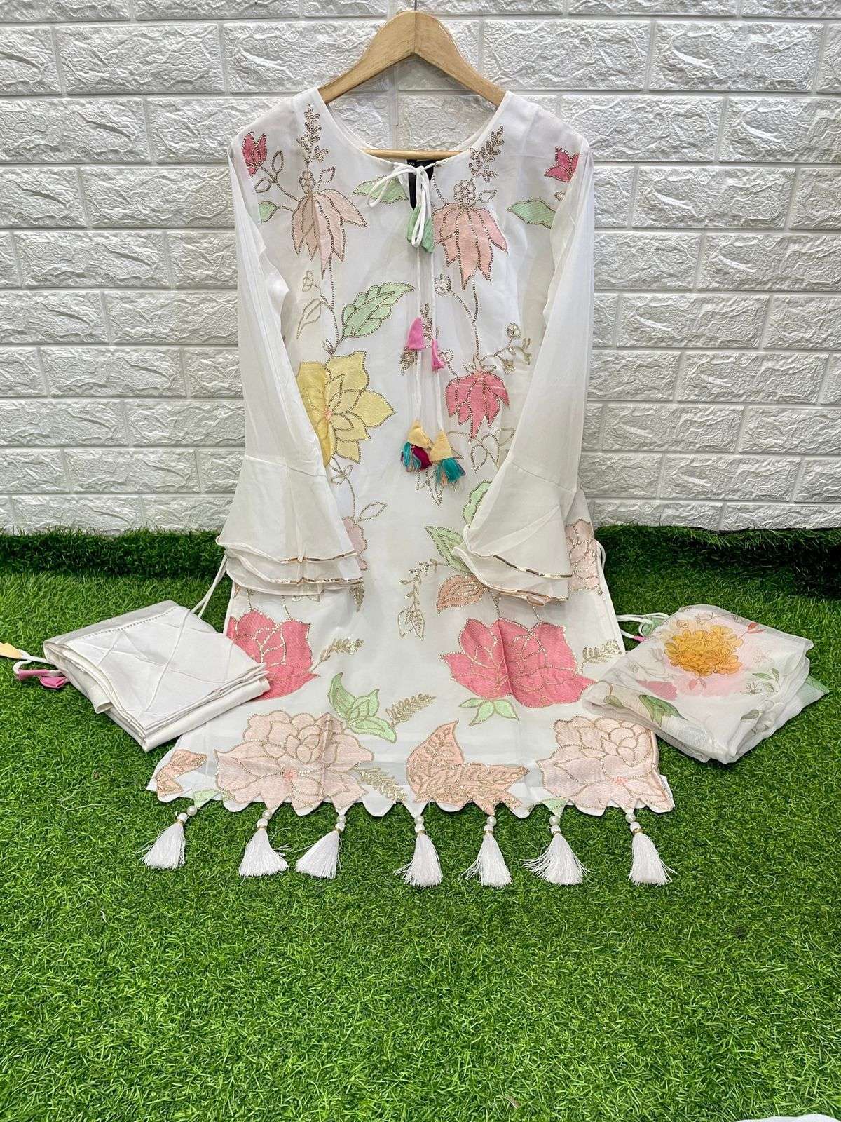 AM VOL-110 BY LAIBA 01 TO 02 SERIES BEAUTIFUL PAKISTANI SUITS STYLISH COLORFUL FANCY CASUAL WEAR & ETHNIC WEAR PURE GEORGETTE DRESSES AT WHOLESALE PRICE