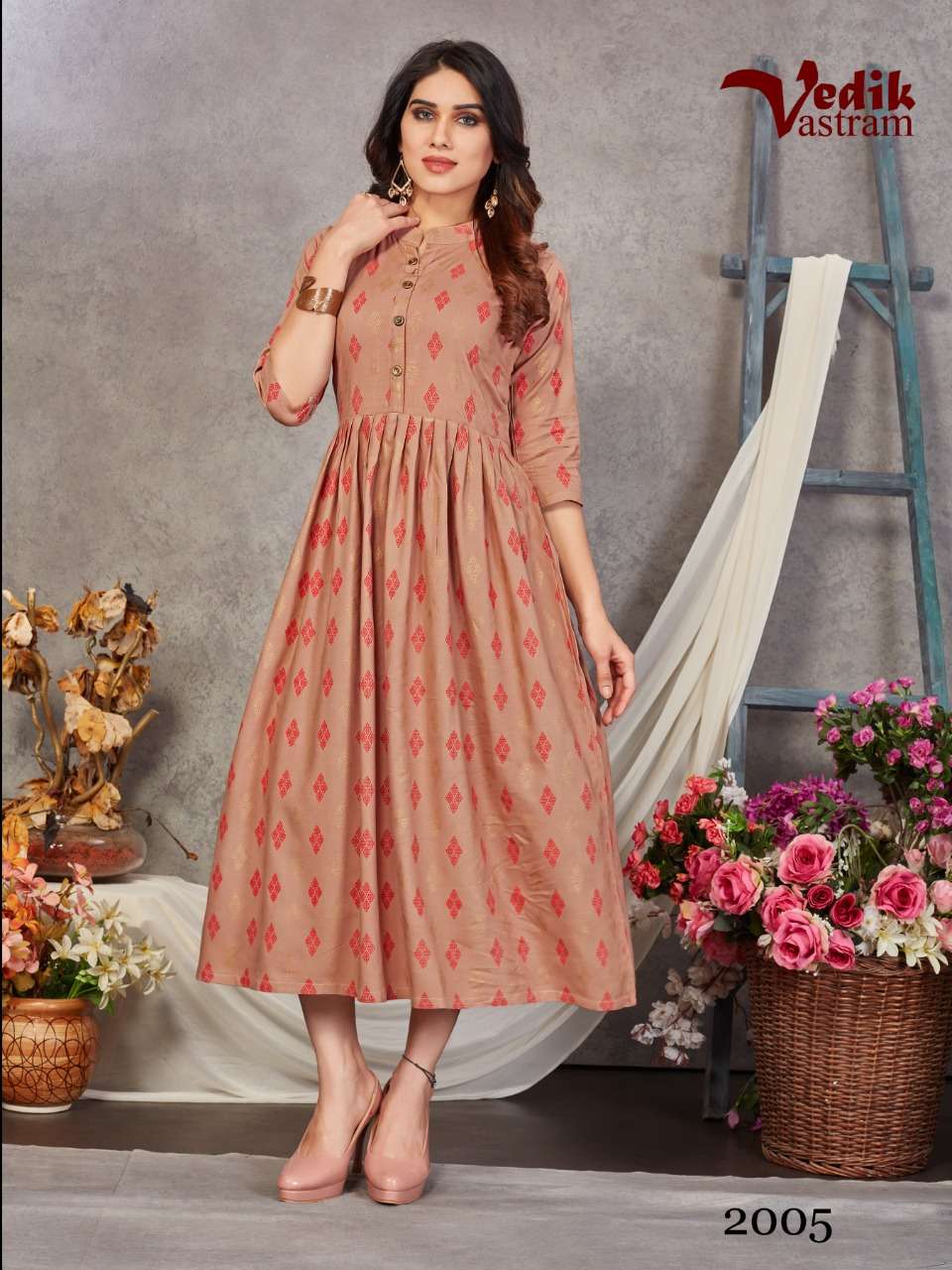 SILVER CITY BY VEDIK VASTRAM 2001 TO 2006 SERIES DESIGNER STYLISH FANCY COLORFUL BEAUTIFUL PARTY WEAR & ETHNIC WEAR COLLECTION RAYON GOLD PRINT KURTIS AT WHOLESALE PRICE