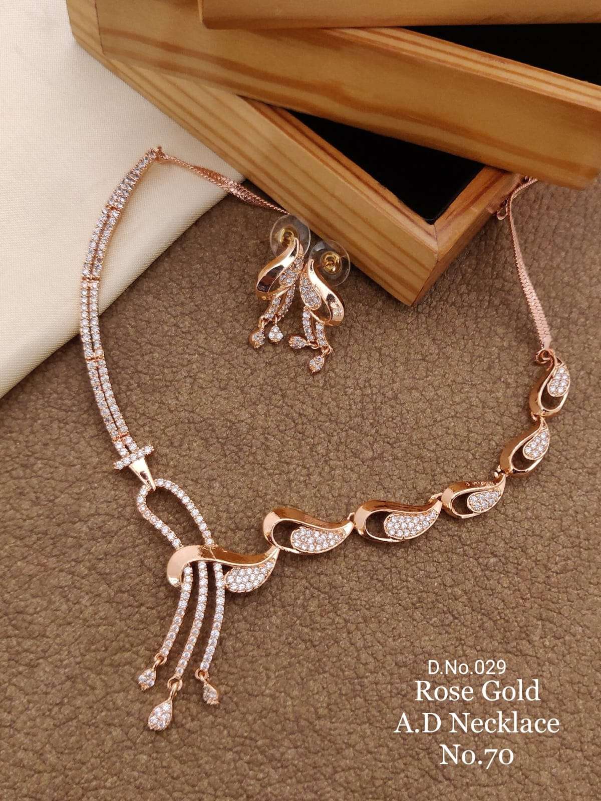 AD NECKLACE BY FASHID WHOLESALE TRADITIONAL ARTIFICIAL JEWELLERY FOR INDIAN ATTIRE AT EXCLUSIVE RANGE.