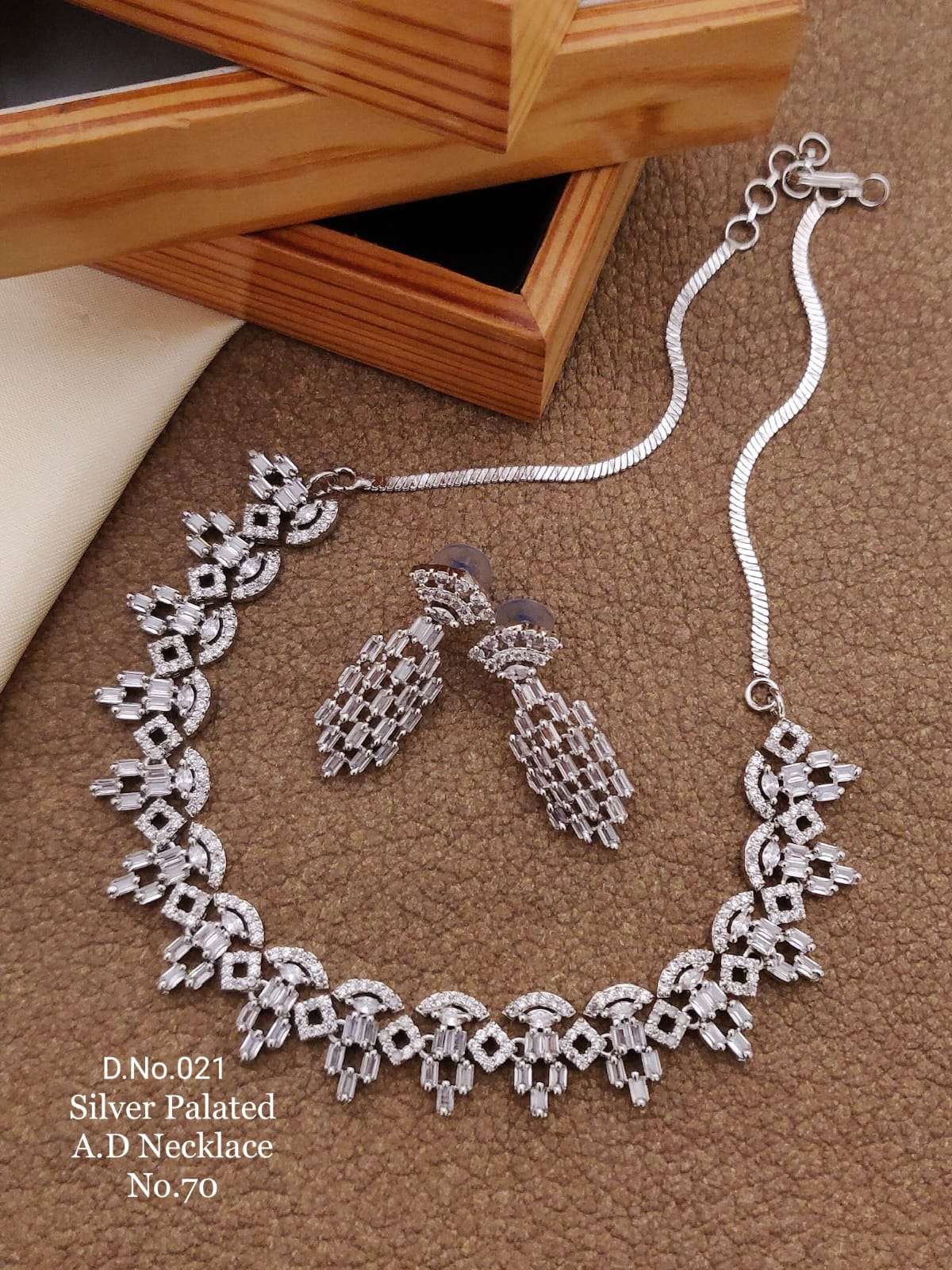 AD NECKLACE BY FASHID WHOLESALE TRADITIONAL ARTIFICIAL JEWELLERY FOR INDIAN ATTIRE AT EXCLUSIVE RANGE.