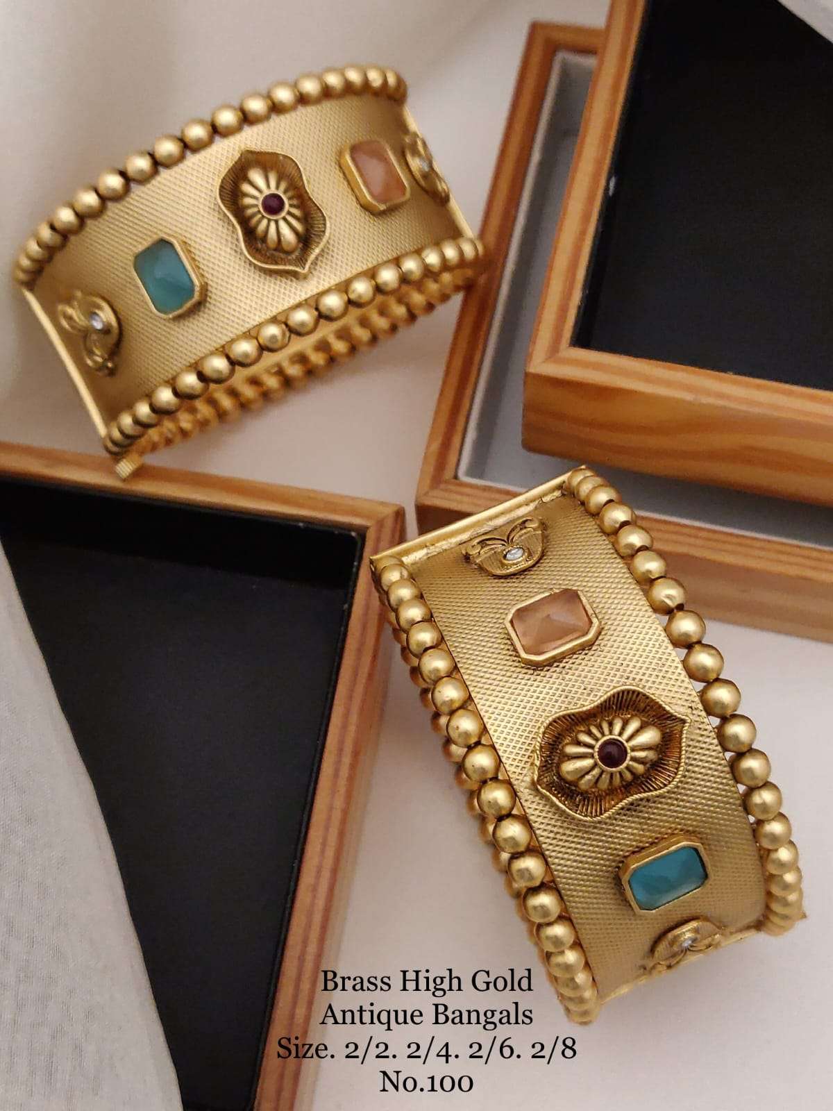 ANTIQUE BANGALS BY FASHID WHOLESALE TRADITIONAL ARTIFICIAL JEWELLERY FOR INDIAN ATTIRE AT EXCLUSIVE RANGE.