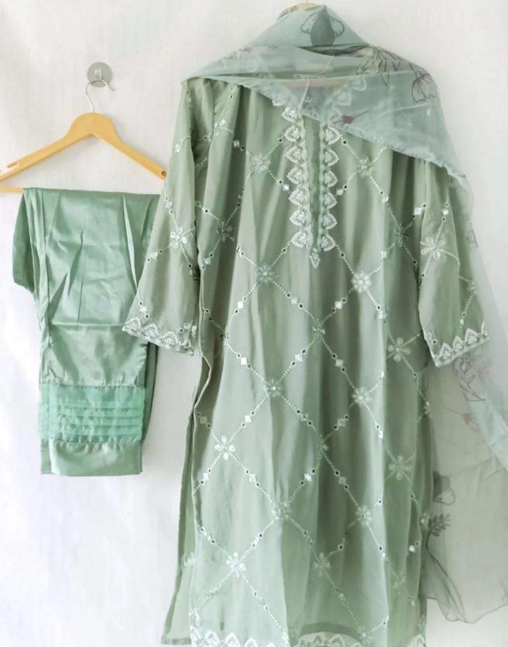 AM VOL-128 BY LAIBA 01 TO 03 SERIES BEAUTIFUL PAKISTANI SUITS STYLISH COLORFUL FANCY CASUAL WEAR & ETHNIC WEAR PURE GEORGETTE DRESSES AT WHOLESALE PRICE