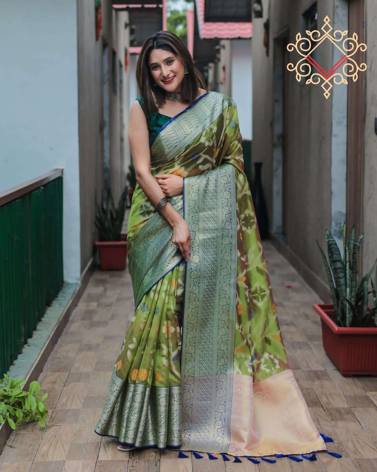 VV PADMASHREE VOL-4 BY FASHID WHOLESALE 01 TO 06 SERIES INDIAN TRADITIONAL WEAR COLLECTION BEAUTIFUL STYLISH FANCY COLORFUL PARTY WEAR & OCCASIONAL WEAR BANARASI HANDLOOM SAREES AT WHOLESALE PRICE