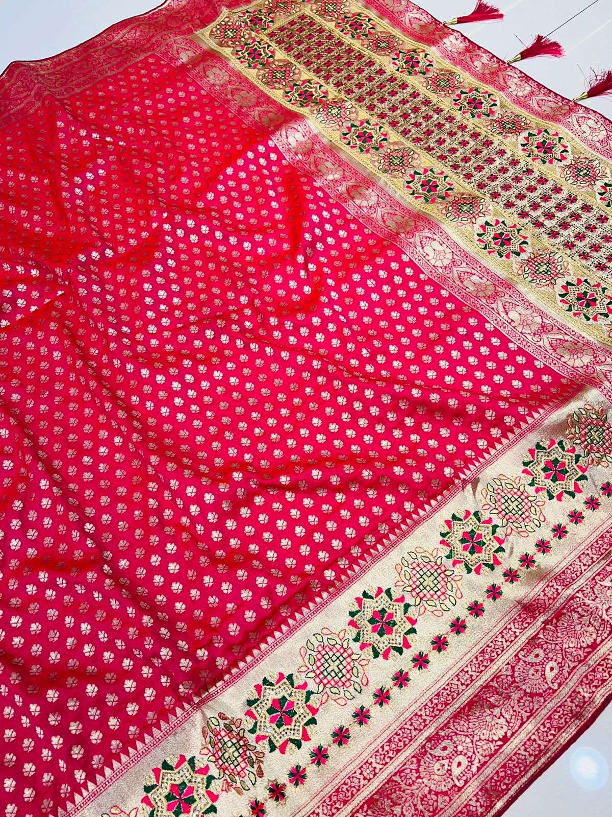 Vishakha Silk By Fashid Wholesale 01 To 05 Series Indian Traditional Wear Collection Beautiful Stylish Fancy Colorful Party Wear & Occasional Wear Pure Silk Sarees At Wholesale Price