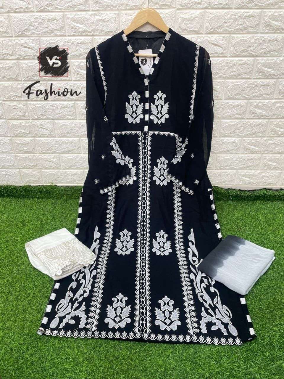 V S FASHION HIT DESIGN 604 BY V S FASHION BEAUTIFUL PAKISTANI SUITS COLORFUL STYLISH FANCY CASUAL WEAR & ETHNIC WEAR FAUX GEORGETTE DRESSES AT WHOLESALE PRICE
