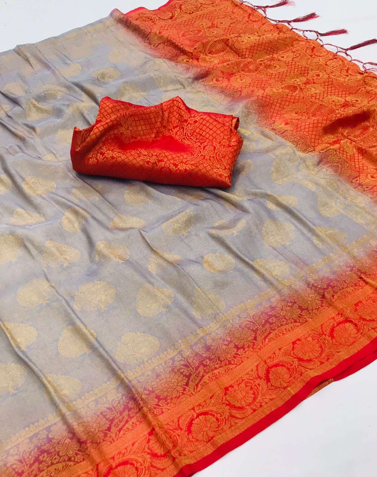 KUBERA PATTU VOL-3 BY RAJYOG 301 TO 308 SERIES INDIAN TRADITIONAL WEAR COLLECTION BEAUTIFUL STYLISH FANCY COLORFUL PARTY WEAR & OCCASIONAL WEAR SOFT BANARASI SILK SAREES AT WHOLESALE PRICE