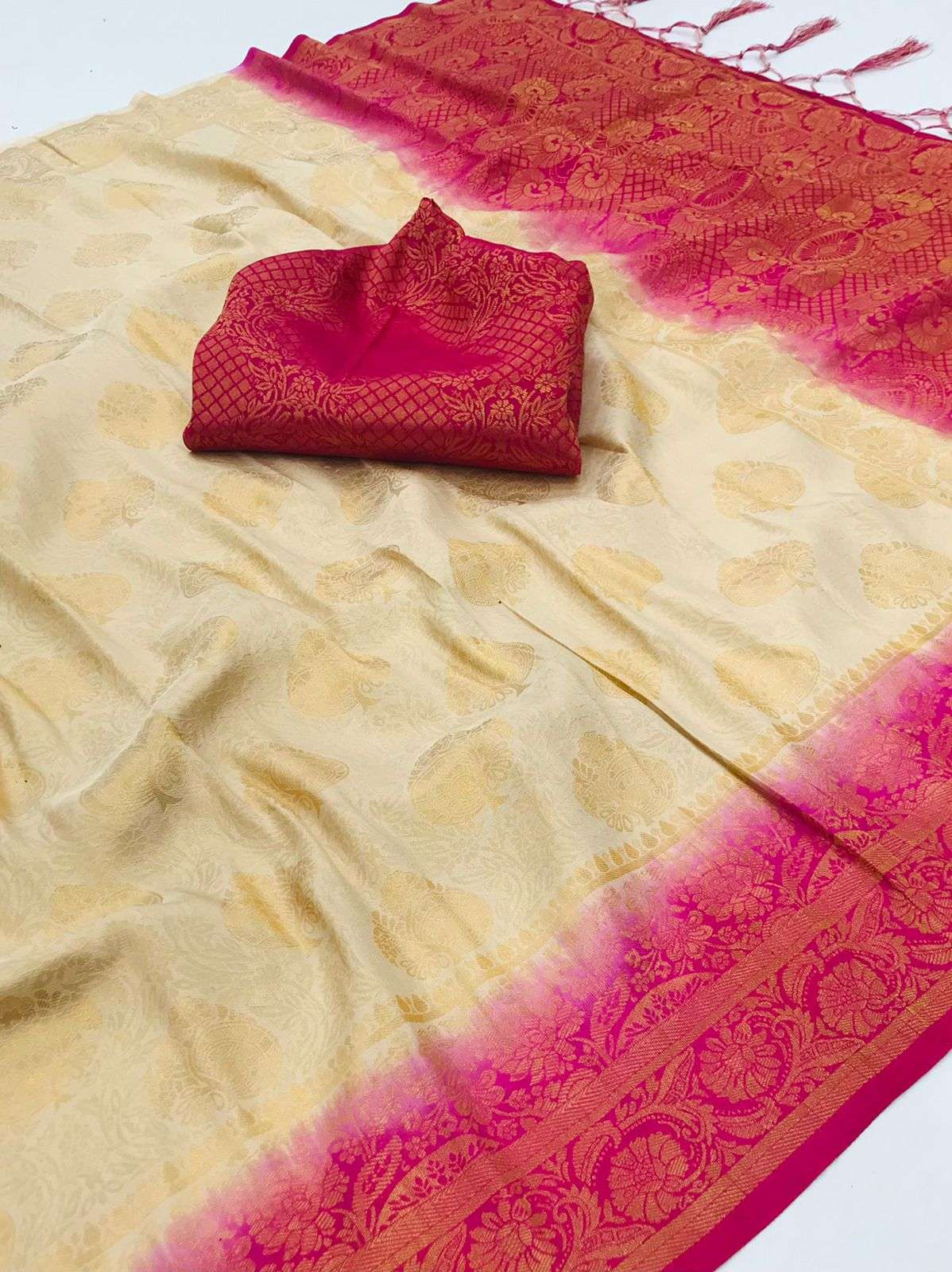 KUBERA PATTU VOL-3 BY RAJYOG 301 TO 308 SERIES INDIAN TRADITIONAL WEAR COLLECTION BEAUTIFUL STYLISH FANCY COLORFUL PARTY WEAR & OCCASIONAL WEAR SOFT BANARASI SILK SAREES AT WHOLESALE PRICE