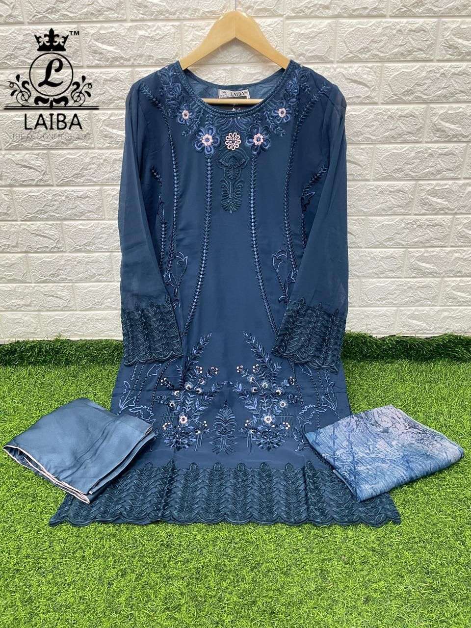 AM VOL-124 BY LAIBA 124-A TO 124-D SERIES BEAUTIFUL PAKISTANI SUITS COLORFUL STYLISH FANCY CASUAL WEAR & ETHNIC WEAR PURE GEORGETTE DRESSES AT WHOLESALE PRICE
