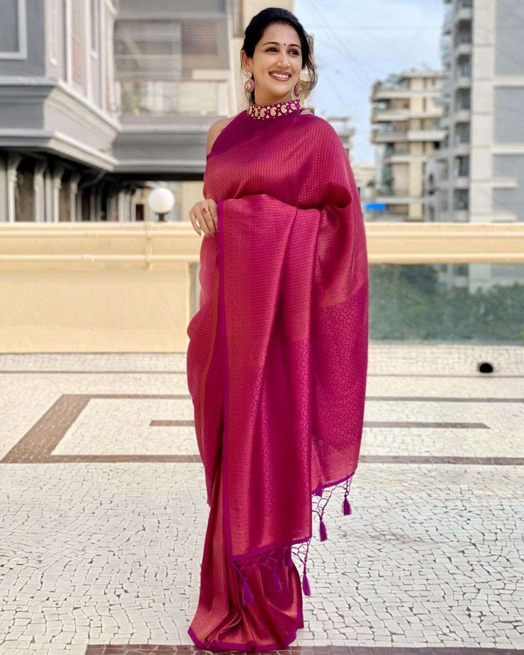 202 BY FASHID WHOLESALE ANX INDIAN TRADITIONAL WEAR COLLECTION BEAUTIFUL STYLISH FANCY COLORFUL PARTY WEAR & OCCASIONAL WEAR SOFT LICHI SILK SAREES AT WHOLESALE PRICE