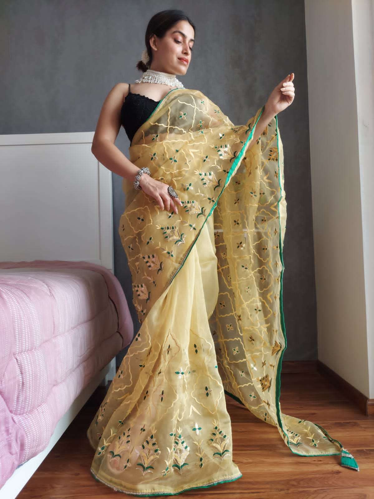 Bahurani By Fashid Wholesale 01 To 07 Series Ve Indian Traditional Wear Collection Beautiful Stylish Fancy Colorful Party Wear & Occasional Wear Organza Silk Sarees At Wholesale Price