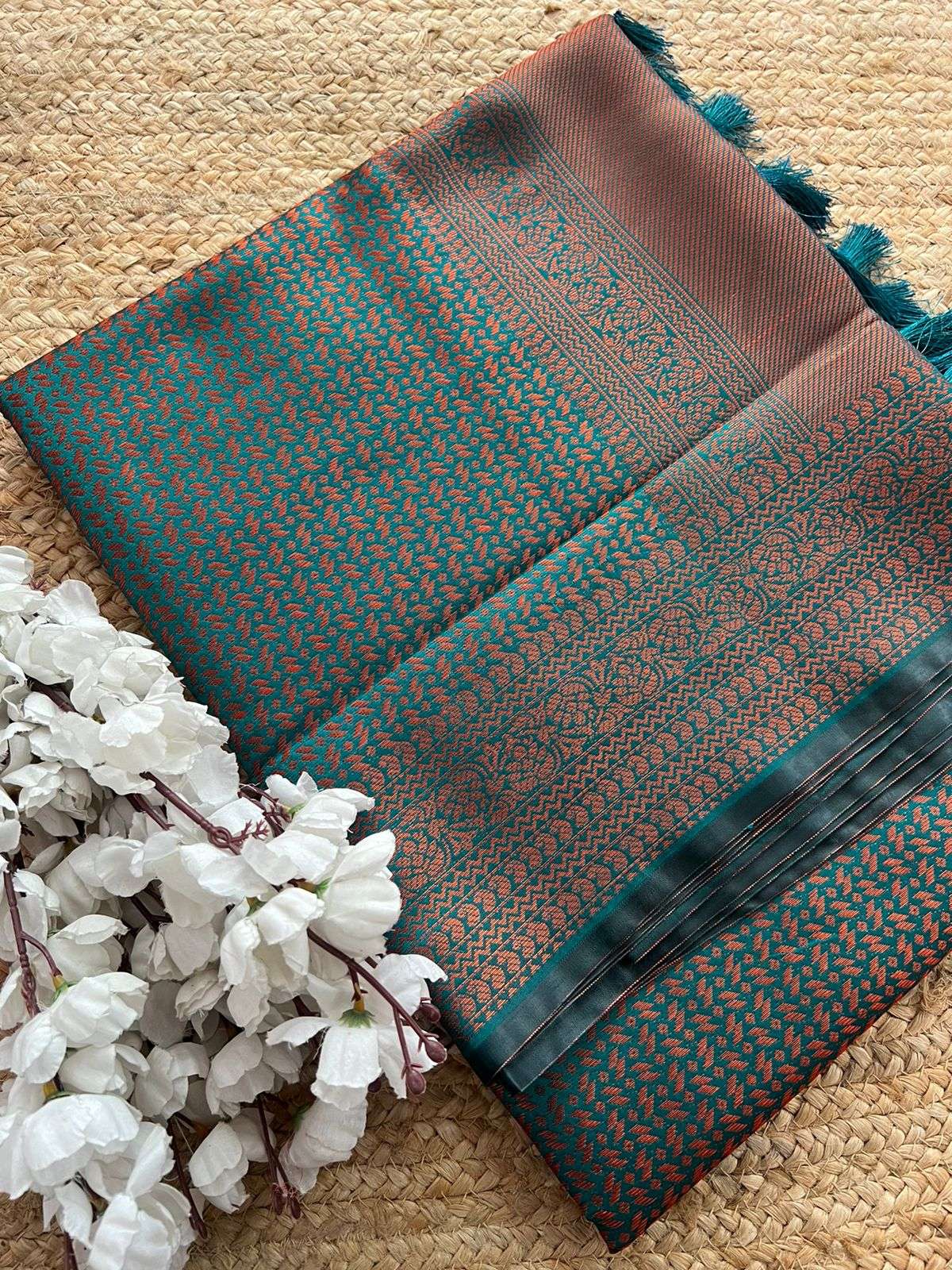 VV KUBERA PATTU BY FASHID WHOLESALE 01 TO 08 SERIES INDIAN TRADITIONAL WEAR COLLECTION BEAUTIFUL STYLISH FANCY COLORFUL PARTY WEAR & OCCASIONAL WEAR BANARASI SILK SAREES AT WHOLESALE PRICE
