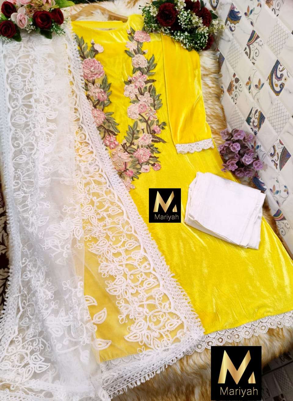 MARIYAH HIT DESIGN M-123 BY MARIYAH PAKISTANI SUITS BEAUTIFUL FANCY COLORFUL STYLISH PARTY WEAR & OCCASIONAL WEAR VELVET EMBROIDERY DRESSES AT WHOLESALE PRICE