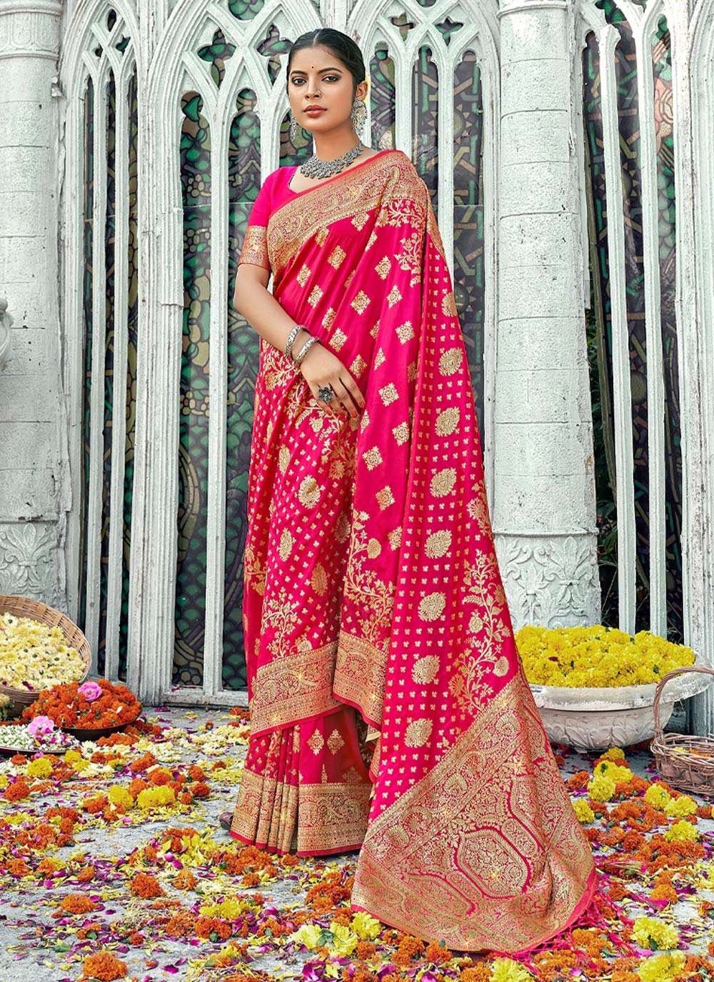 Manbhari By Bunawat 1001 To 1006 Series Indian Traditional Wear Collection Beautiful Stylish Fancy Colorful Party Wear & Occasional Wear Banarasi Silk Sarees At Wholesale Price