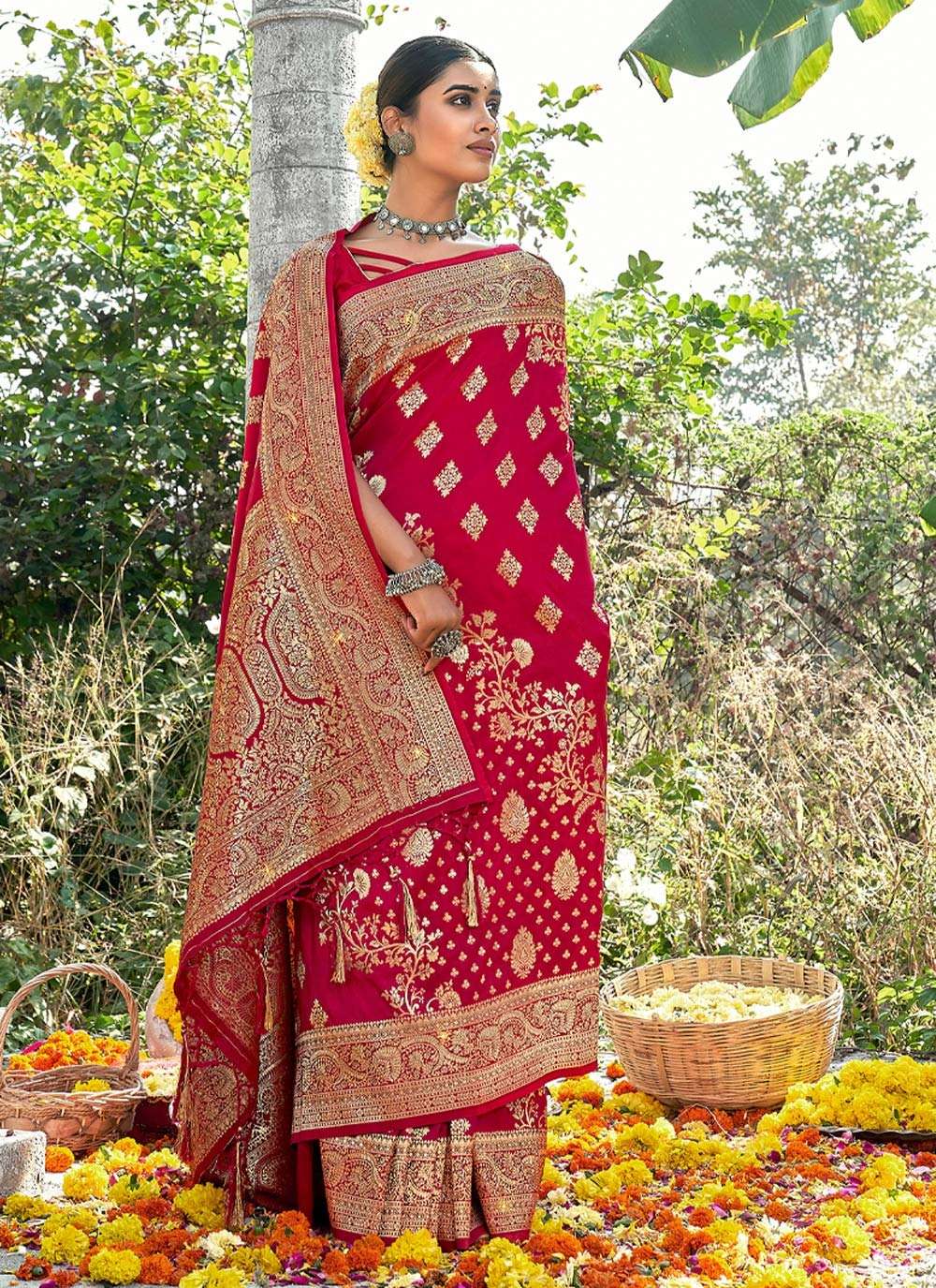 Manbhari By Bunawat 1001 To 1006 Series Indian Traditional Wear Collection Beautiful Stylish Fancy Colorful Party Wear & Occasional Wear Banarasi Silk Sarees At Wholesale Price