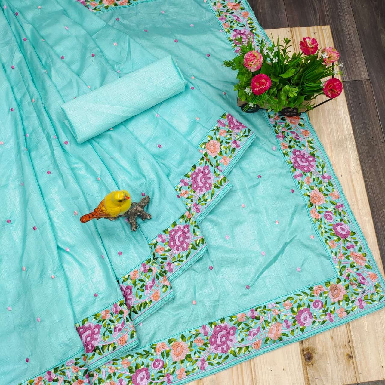 Rv-4008 By Fashid Wholesale 01 To 02 Series Indian Traditional Wear Collection Beautiful Stylish Fancy Colorful Party Wear & Occasional Wear Pure Vichitra Silk Sarees At Wholesale Price