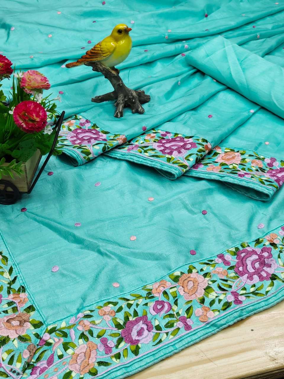 Rv-4008 By Fashid Wholesale 01 To 02 Series Indian Traditional Wear Collection Beautiful Stylish Fancy Colorful Party Wear & Occasional Wear Pure Vichitra Silk Sarees At Wholesale Price