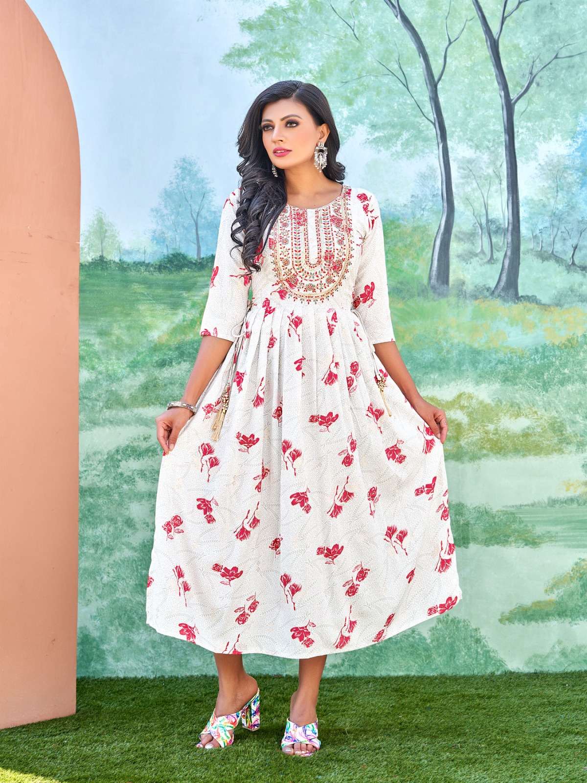 Sonpari By Smylee 1001 To 1008 Series Designer Stylish Fancy Colorful Beautiful Party Wear & Ethnic Wear Collection Rayon Foil Kurtis At Wholesale Price