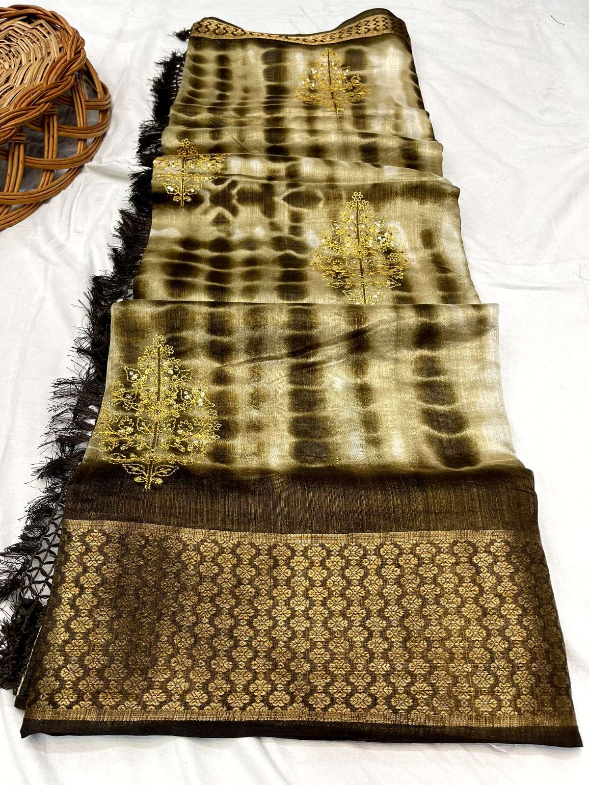 Komal By Fashid Wholesale 01 To 06 Series Vedant Indian Traditional Wear Collection Beautiful Stylish Fancy Colorful Party Wear & Occasional Wear Pure Cotton Silk Sarees At Wholesale Price