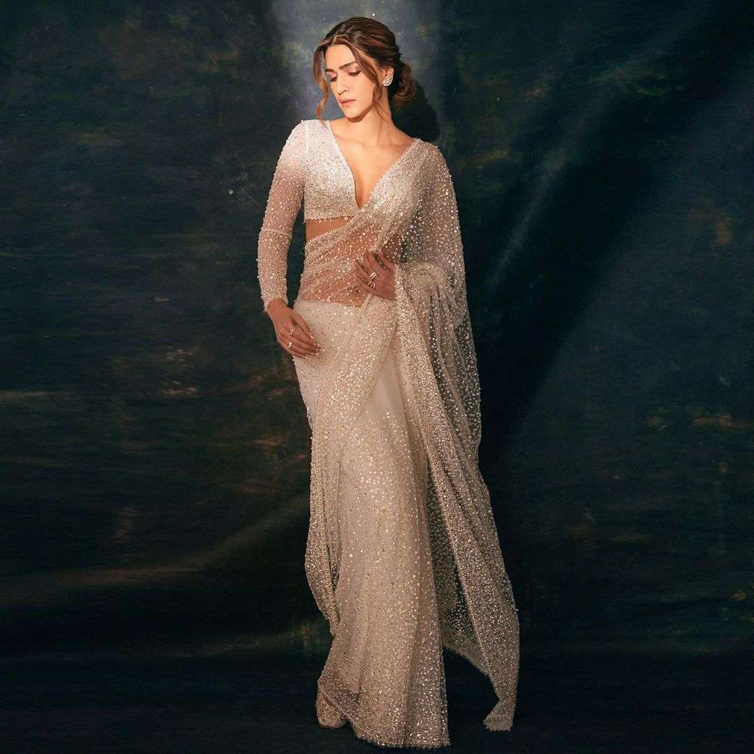396 By Fashid Wholesale Kd Indian Traditional Wear Collection Beautiful Stylish Fancy Colorful Party Wear & Occasional Wear Soft Net Sarees At Wholesale Price