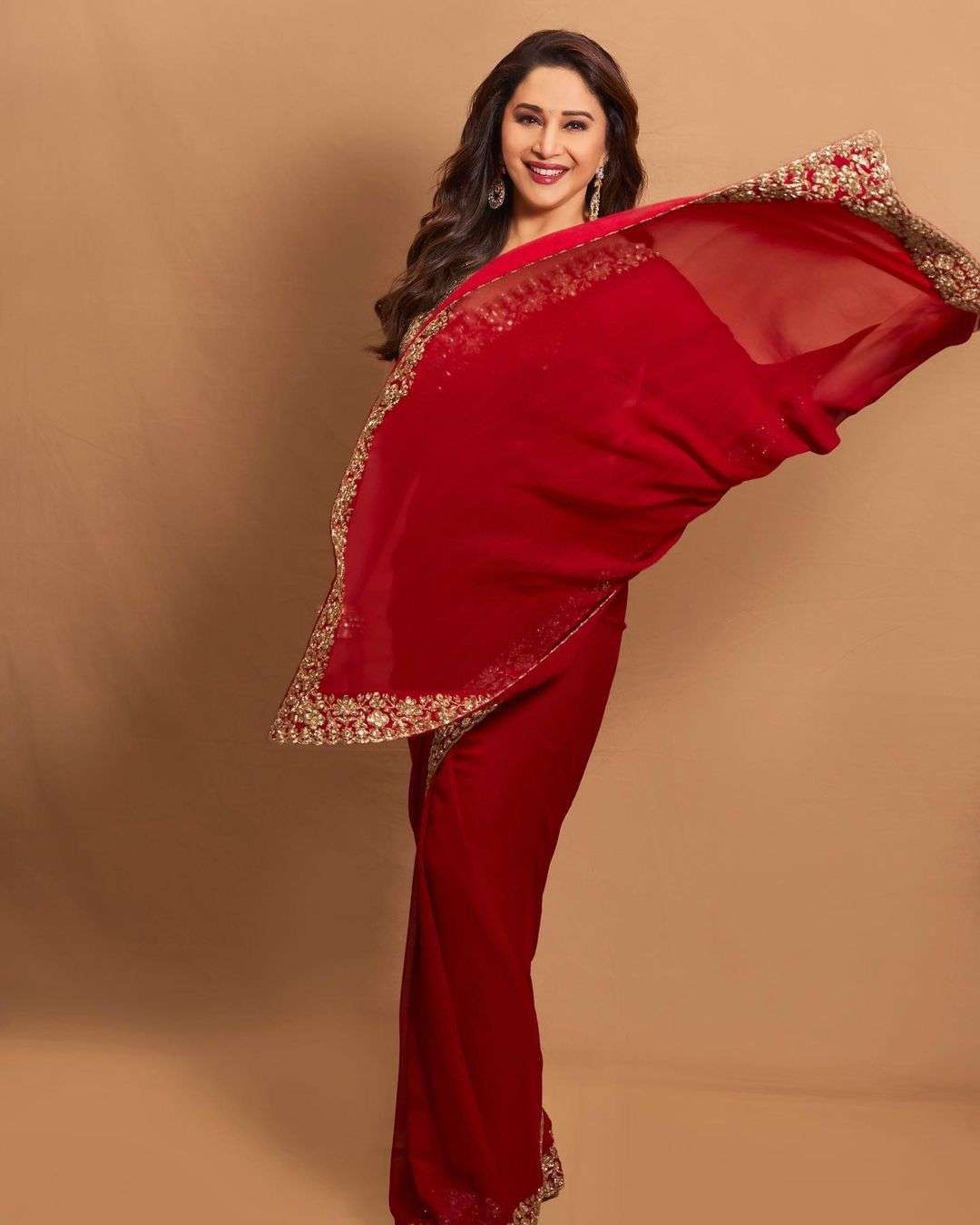397 By Fashid Wholesale Kd Indian Traditional Wear Collection Beautiful Stylish Fancy Colorful Party Wear & Occasional Wear Faux Georgette Sarees At Wholesale Price